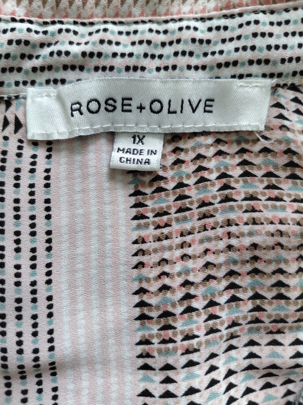 Rose & Olive Pink and Black Geometric Button-Down Top Size 1X - Picture 3 of 8
